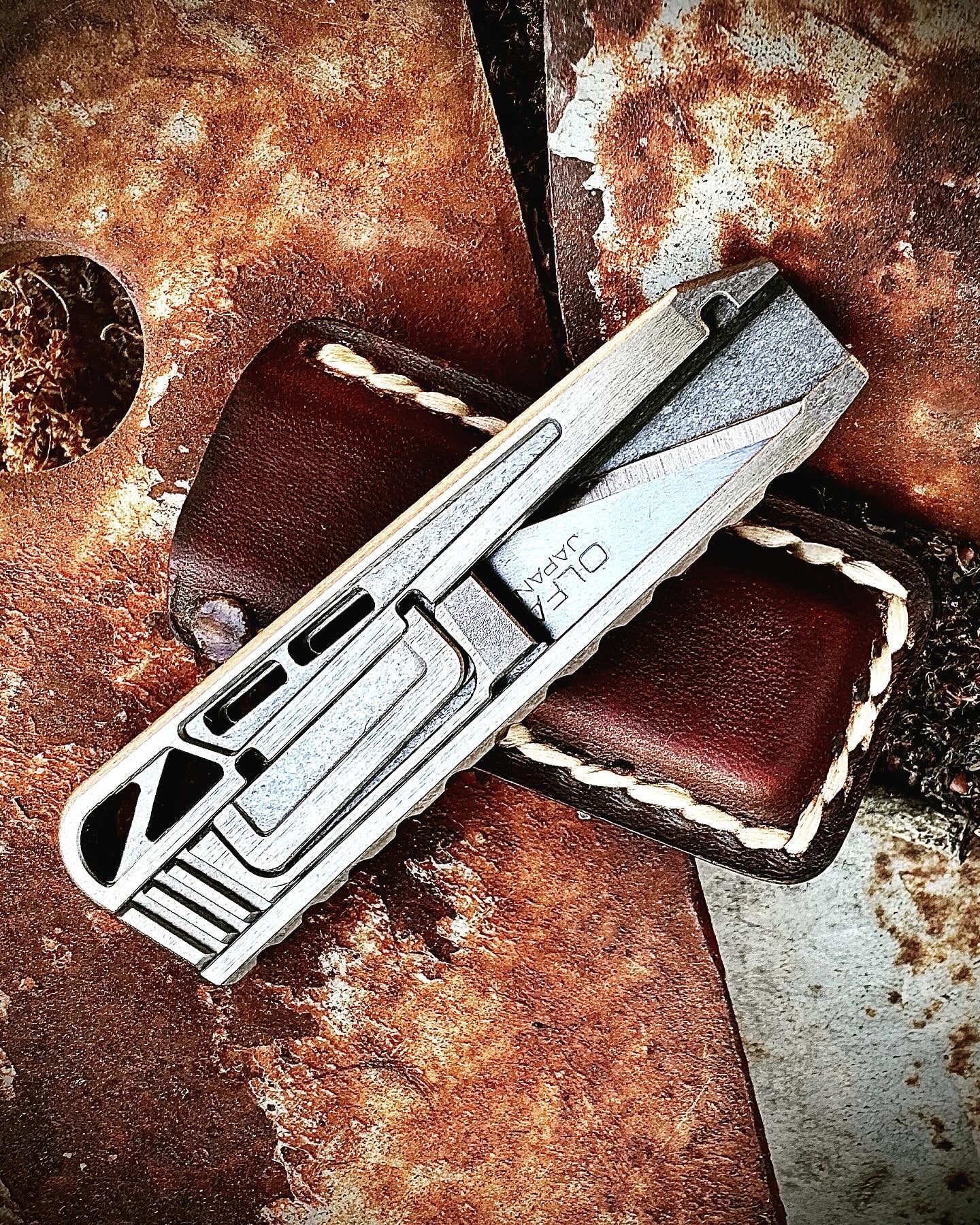 ALIEN SCALPEL - Ti and Ultem