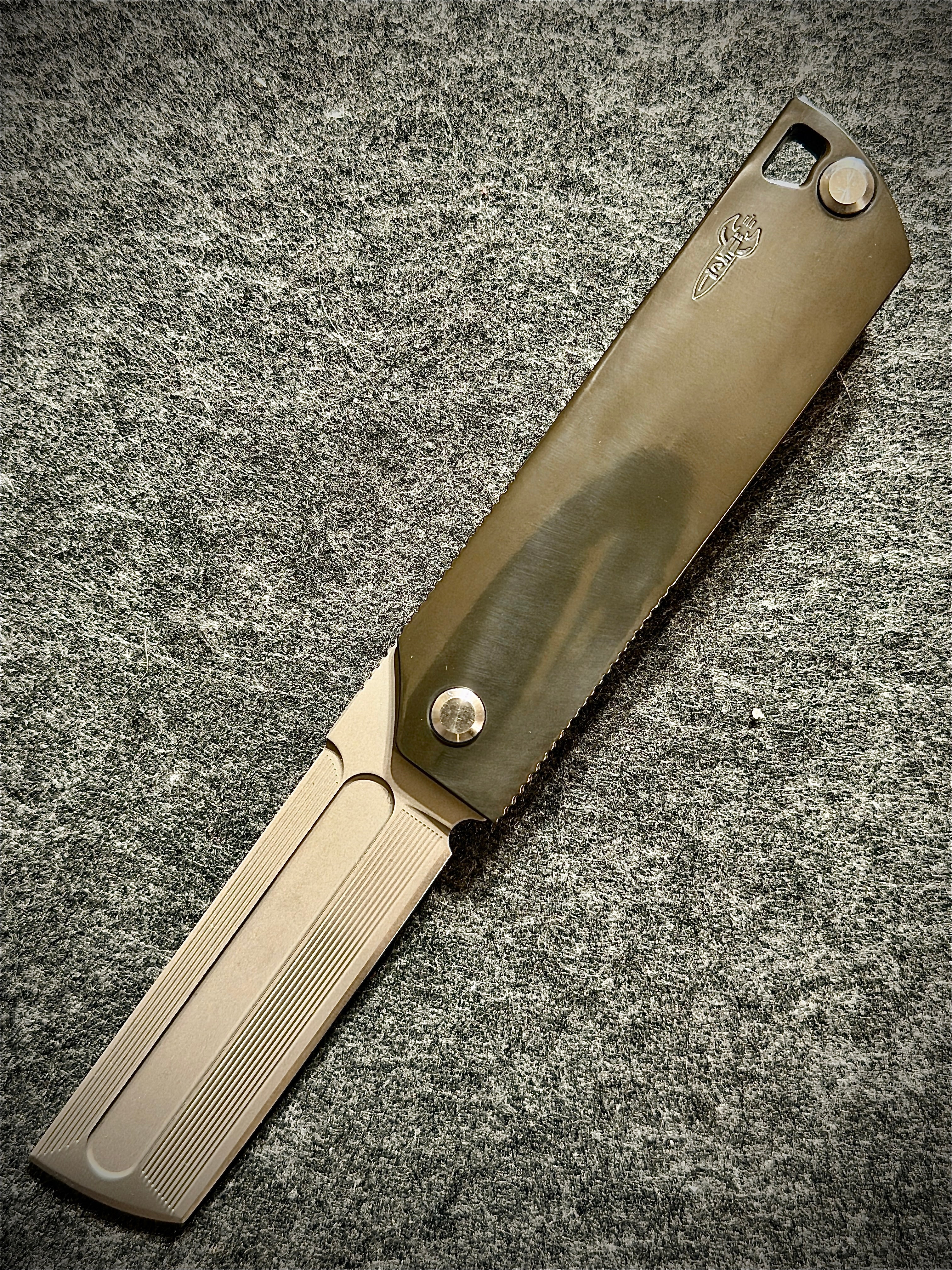 Exotic MaximX with Zirconium Scales w/ Clip