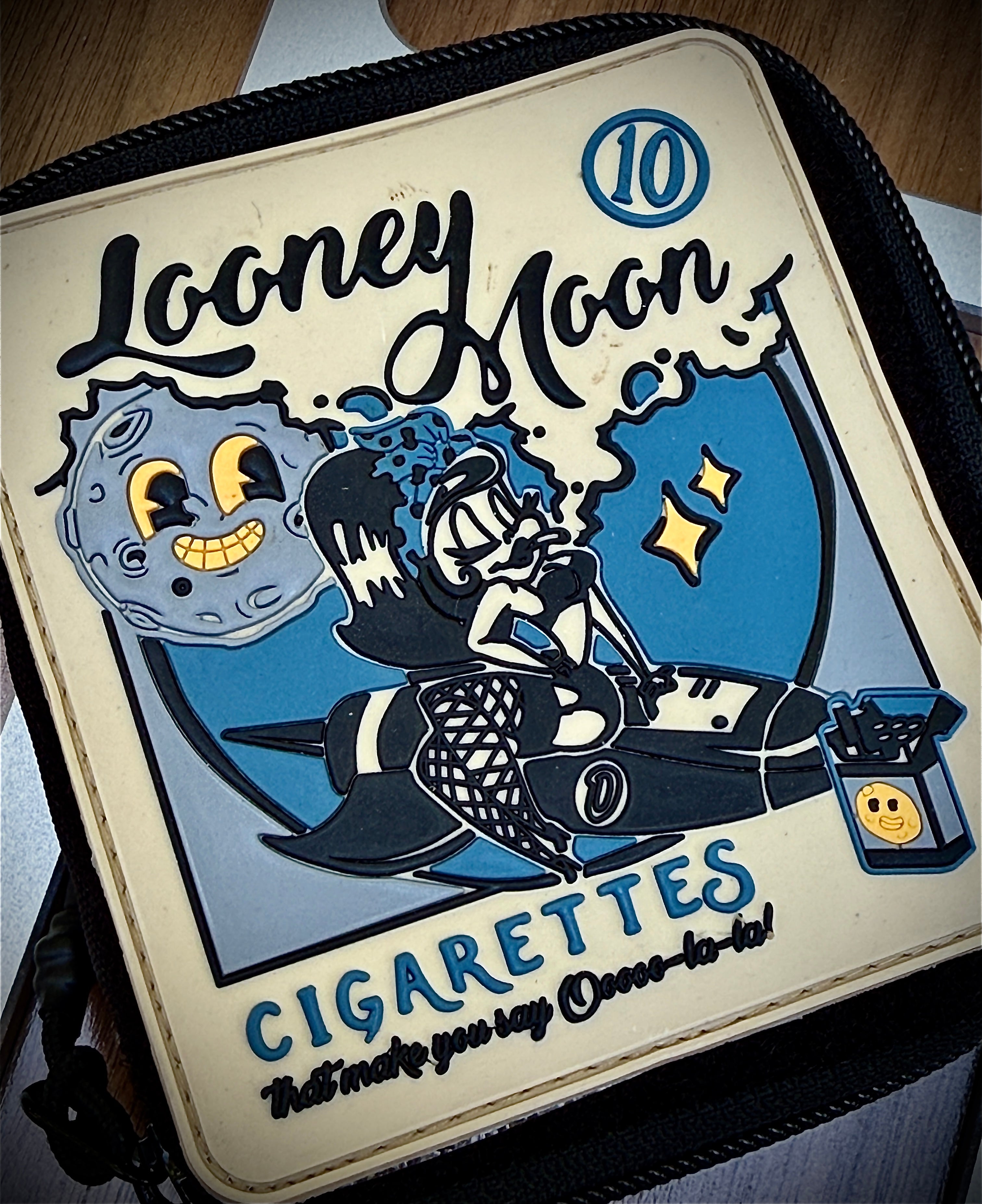 Faux Cigarette Pen Case and Pen - Xenomorph or Rocket Girl Looney Moon